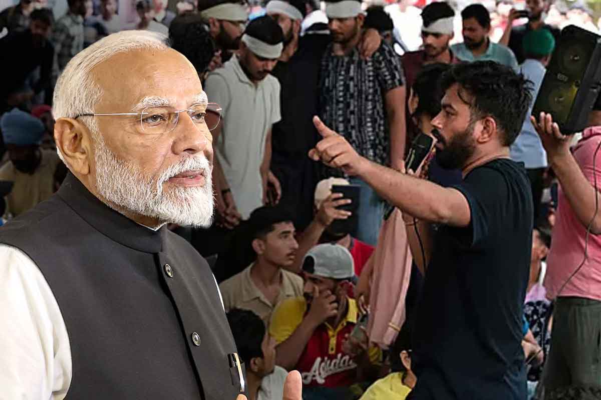 ‘মোদি মাস্ট রিজাইন’, ধর্মেন্দ্রর পর এবার প্রধানমন্ত্রীর ইস্তফার দাবি ‘আরশোলা’দের
