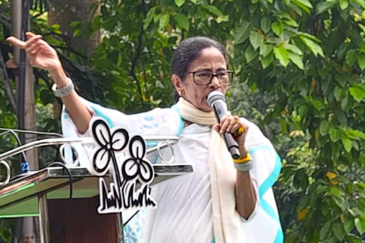 ‘কোনও ছুঁৎমার্গ নেই’, বিজেপিকে হারাতে একুশের মঞ্চে ফের ইন্ডিয়া জোটকে আহ্বান মমতার