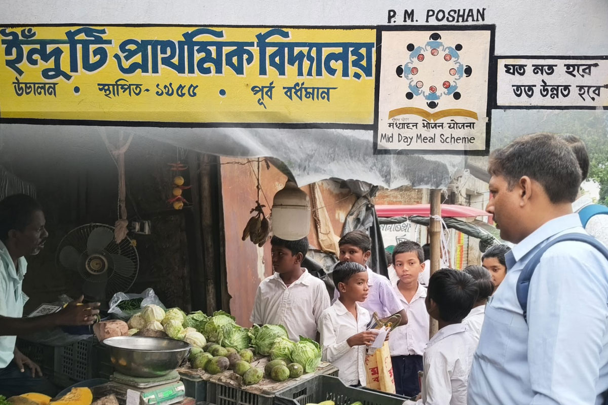 ক্লাসরুমের বাইরে অঙ্কের ক্লাস! বাজারে গিয়ে হাতে-কলমে হিসাব শিখল খুদে পড়ুয়ারা