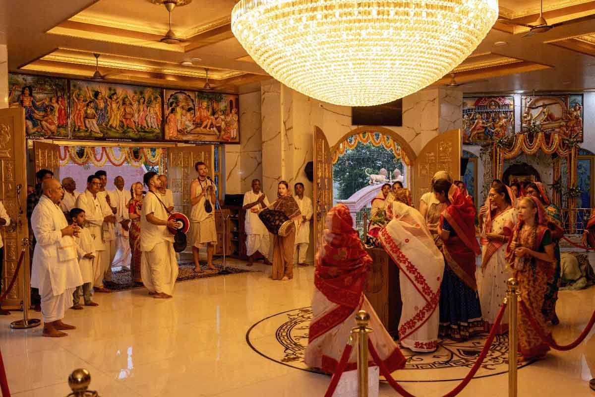 মায়াপুরে গুরুপূজার পুণ্যলগ্নে খুলল আধুনিক গেস্ট হাউস ও প্রসাদম হল