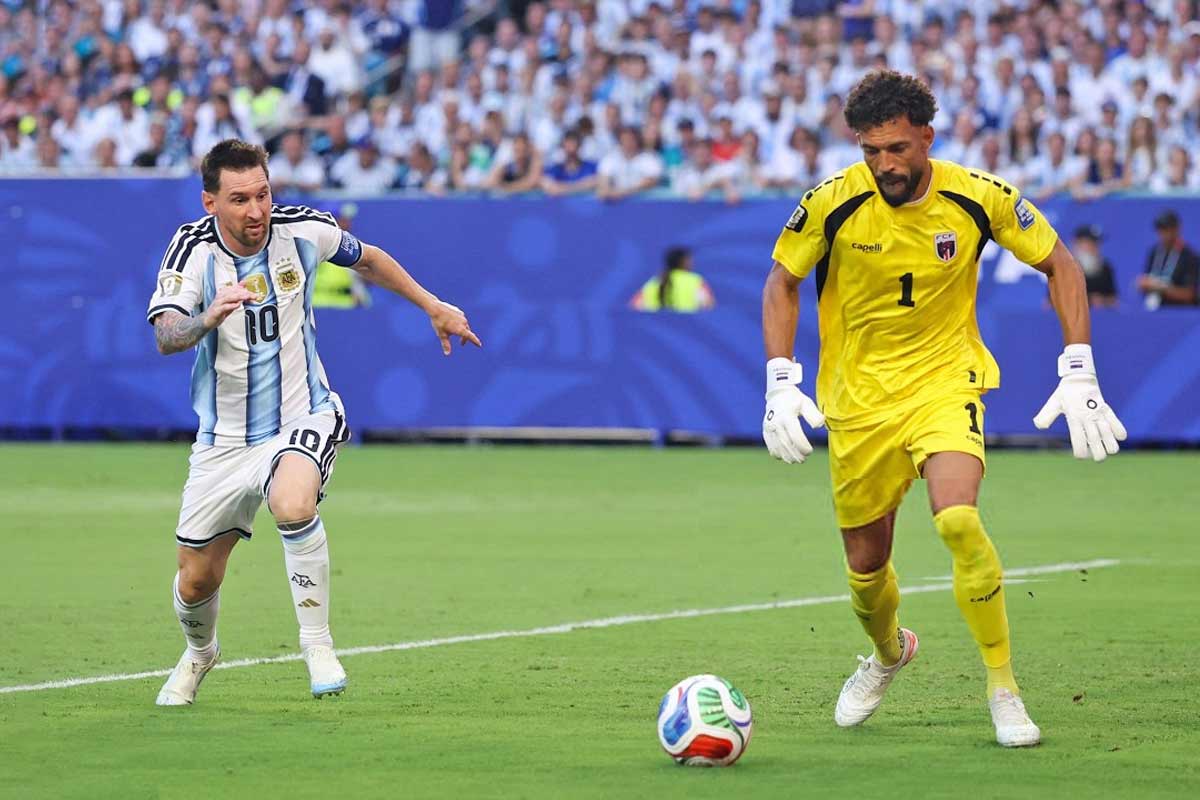 Lionel Messi secretly bought World Cup final tickets forVozinha's family,