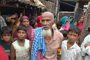 দুই রাজ্যে দুই সংসার, দ্বিতীয় স্ত্রীকে রেখে ৪০ বছর পর প্রথমার সন্তানদের কাছে ফিরলেন মোতাহার