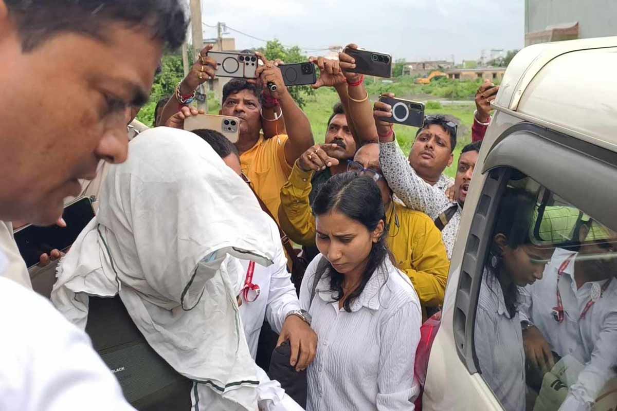 কাজের নামে শ্রমিকদের মধ্যপ্রাচ্যে পাচার! দুর্গাপুরে এনআইএ-র হাতে ধৃত গোলামের কীর্তি ফাঁস