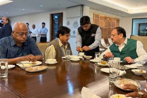দিল্লিতে নাড্ডা-শত্রুঘ্ন আলাপচারিতা, কী কথা হল দু’জনের?