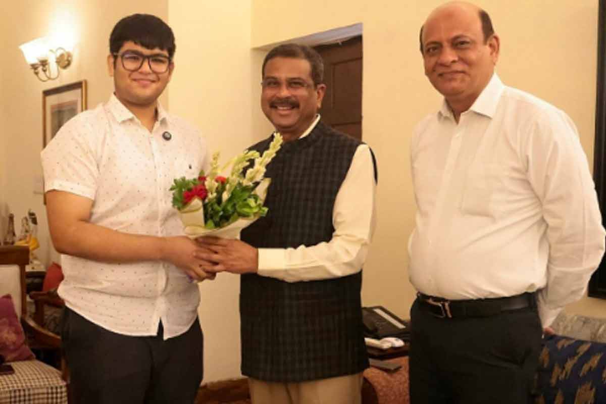 ‘পড়াশোনা করে নম্বর বাড়াতে পারি, আন্দোলনে কেন যাব?’ মুখ খুললেন নিটে দ্বিতীয় স্থানাধিকারী
