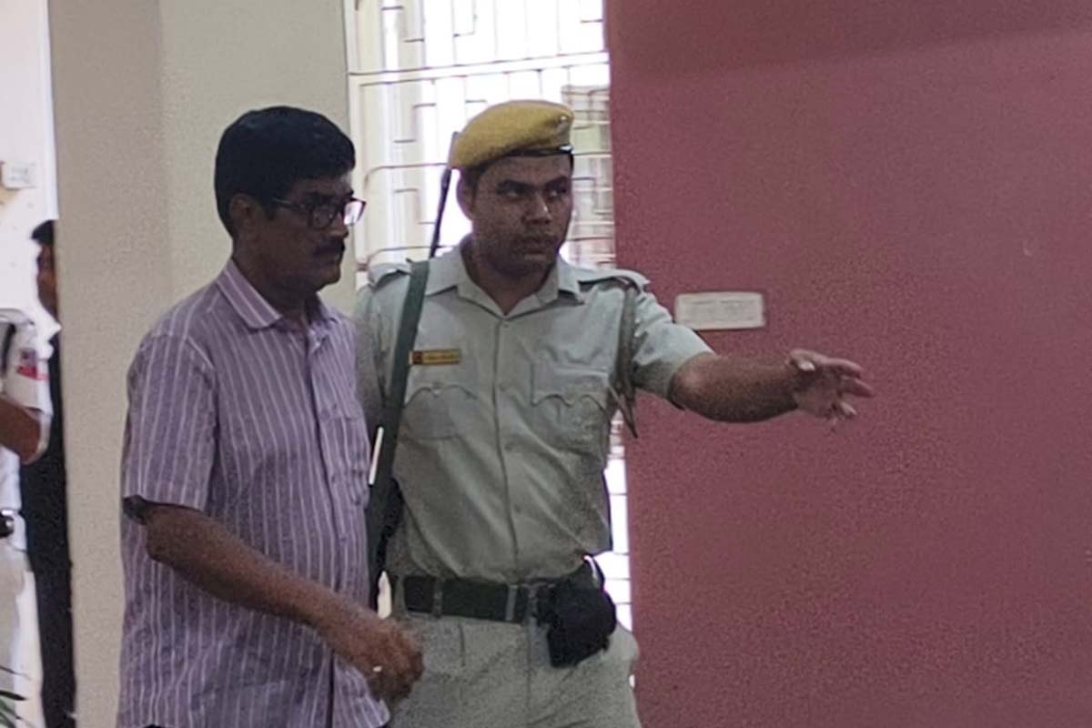 স্বাস্থ্যমন্ত্রীর কাছে অভিযোগের পরই অ্যাকশন! ফ্ল্যাটের নামে ৭৪ লক্ষের প্রতারণায় গ্রেপ্তার অভিযুক্ত
