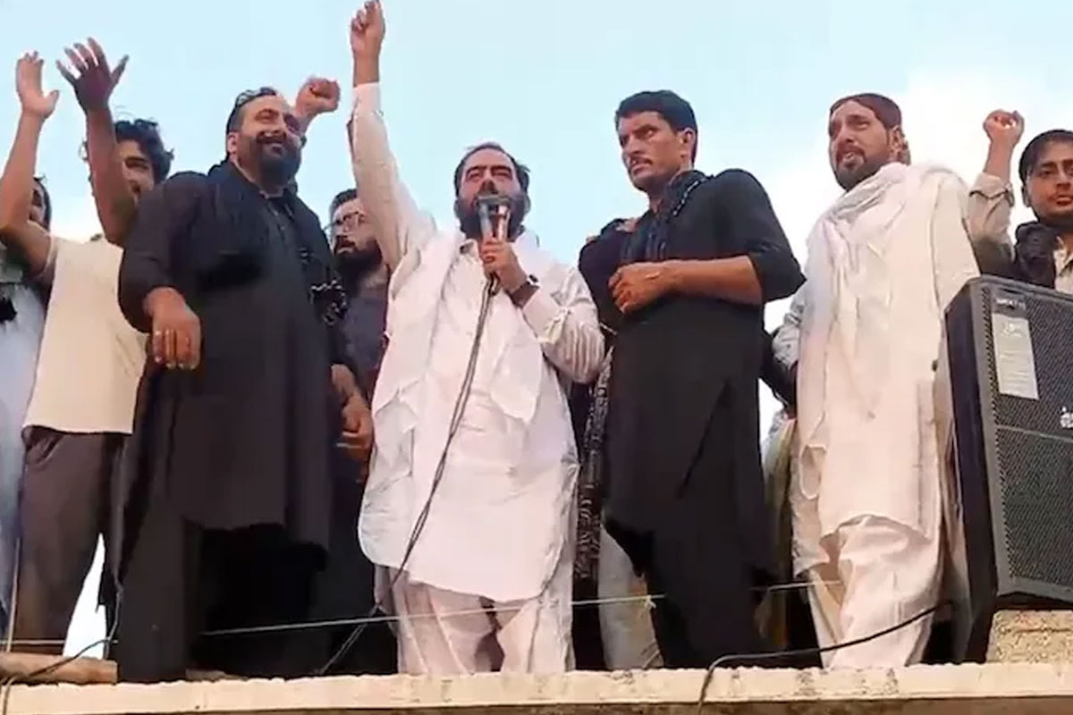 ‘কাশ্মীরিদের হাতে বন্দুক দিয়ে আমাদের জঙ্গি বলছে’, পাকিস্তানের মুখোশ খুলে দিলেন পিওকে নেতা