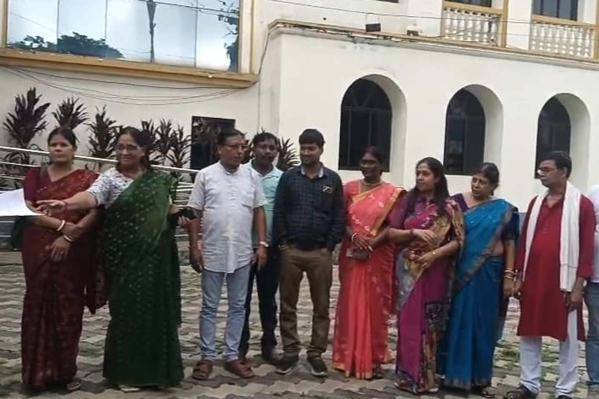 24 TMC members move no-confidence motion in Purulia Zilla Parishad