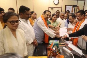 দল বদলে ফের রাজ্যসভায়, শুভেন্দু-শমীককে নিয়ে মনোনয়ন পেশ সুখেন্দুশেখর-সহ ৩ প্রাক্তন সাংসদের