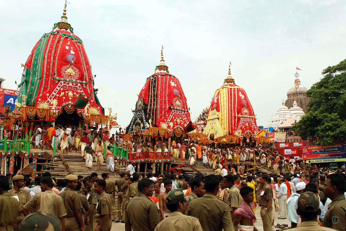 Devotees pull the chariot rope during Puri Rath Yatra 2026