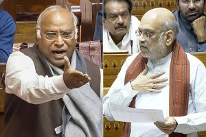‘এসি ঘর থেকে টেনে হিঁচড়ে বের করব’, রাজ্যসভায় শাহকে ‘হুমকি’ খাড়গের! তুঙ্গে বিতর্কে