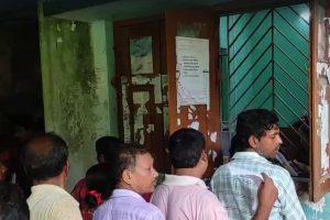 ট্রাইব্যুনাল ও সিএএতে আবেদন হিন্দু ‘শরণার্থী’র! ভোটার তালিকায় নাম না থাকায় বন্ধ রেশন