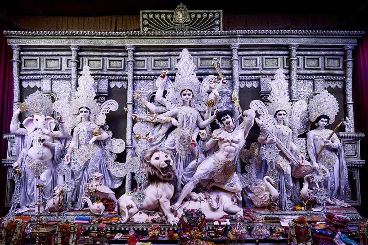পিতৃপক্ষে উদ্বোধন নয়, জৌলুস হারাবে শ্রীভূমি! তৃণমূল নেতা-মন্ত্রীদের দুর্গাপুজোর ভবিষ্যৎ কী?
