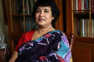 রাতের কলকাতায় জ্বলজ্বল করছে তসলিমার হোর্ডিং, দেখে লেখিকা বললেন, ‘বাক স্বাধীনতার জয়’