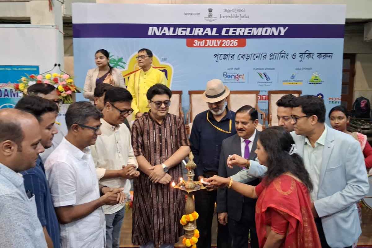 পুজোর আগে কলকাতায় শুরু ৩ দিনের পর্যটন মেলা, উপচে পড়া ভিড়
