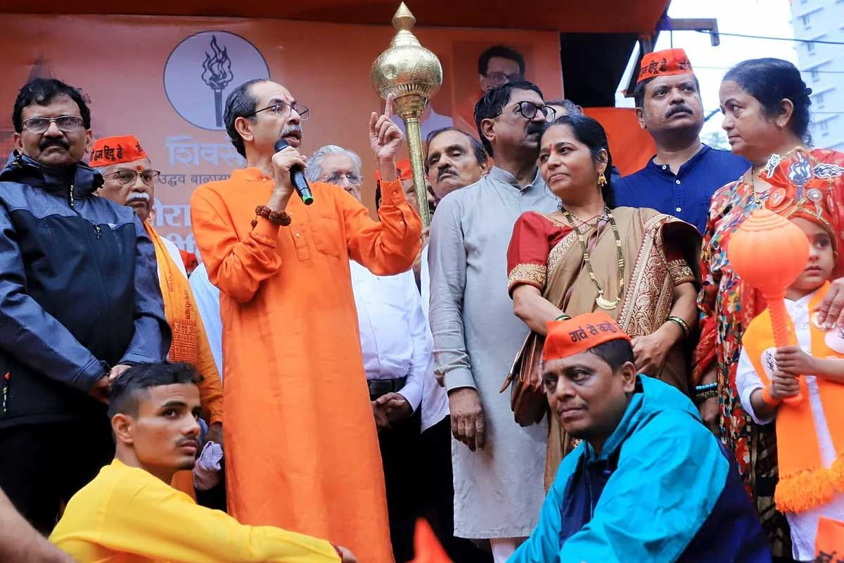 ‘হিন্দুদের সম্মোহিত করা হয়েছে’, মন্দিরের টাকা চুরিতে বিজেপিকে দুষে ‘রাম রক্ষা আন্দোলনে’ উদ্ধব