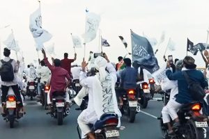 তারেক জমানাতেও মৌলবাদীদের দাপট! বাংলাদেশে উড়ল কালেমা খচিত পতাকা