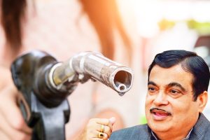 ইথানলের মিশ্রণে কমছে গাড়ির মাইলেজ! ই-২০ বিতর্কে ফের মুখ খুললেন পরিবহণ মন্ত্রী গড়করি