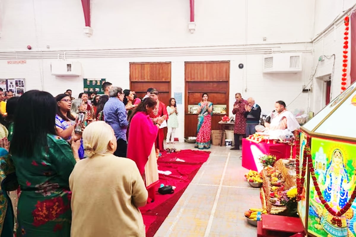 ব্রিটেনে মসজিদ তৈরির জন্য ৪০ বছরের প্রাচীন মন্দির বিক্রি! আদালতের দ্বারস্থ হিন্দু সংগঠন
