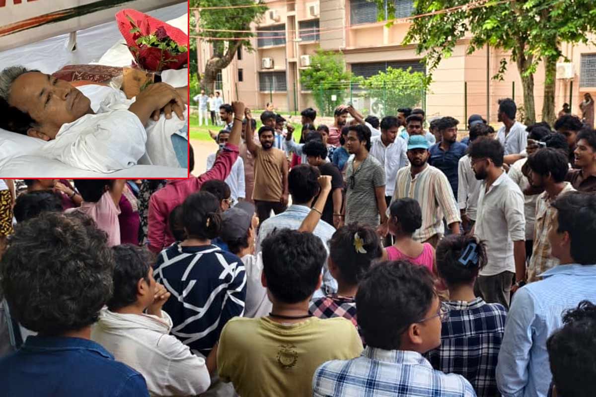 বিশ্বভারতীতে ওয়াংচুকের সমর্থনে বিক্ষোভ এসএফআইয়ের, ‘চিনের দালাল’ বলে চড়াও এবিভিপি