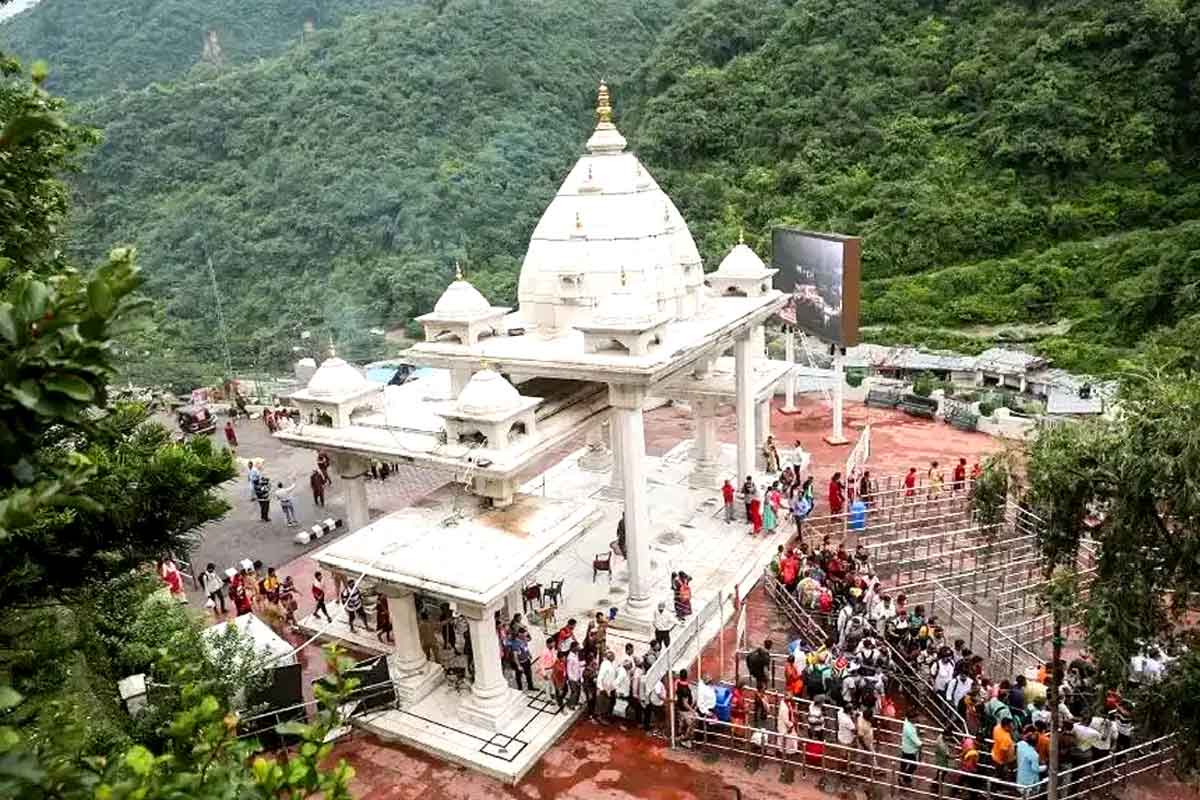 বৈষ্ণোদেবী মন্দিরের ৫৫০ কোটির রুপো চুরি? তড়িঘড়ি তদন্তকারীদের কাছে রিপোর্ট চাইল আদালতের