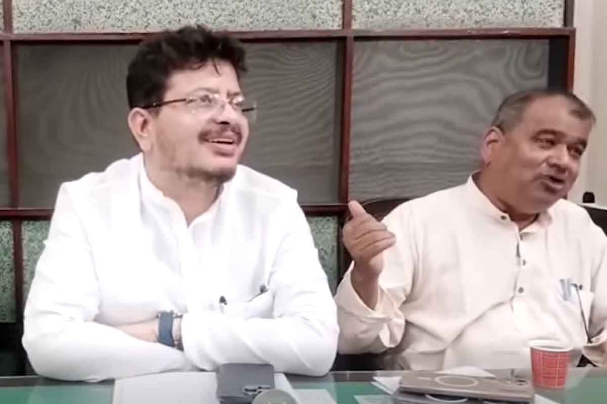 একুশের সমাবেশে বিশেষ ব্যাজ ‘আসল’ তৃণমূলের! জমায়েতে এগিয়ে থাকতে কোন স্ট্র্যাটেজি সাজাচ্ছে ঋতব্রতরা?
