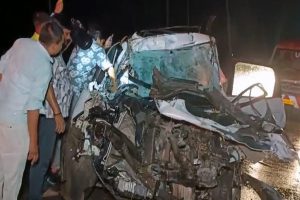 মধ্যপ্রদেশে ভয়াবহ দুর্ঘটনা, ট্রাকের পিছনে ধাক্কা গাড়ির! মৃত অন্তত ৫ জনের