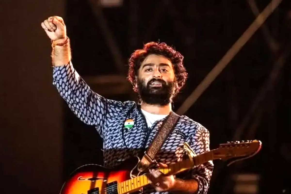 ছাত্র সমর্থনে দুর্বার অরিজিৎ সিং! ‘সবজান্তা ডাক্তার’কে প্রকাশ্যেই ‘তুফানি’ জবাব গায়কের