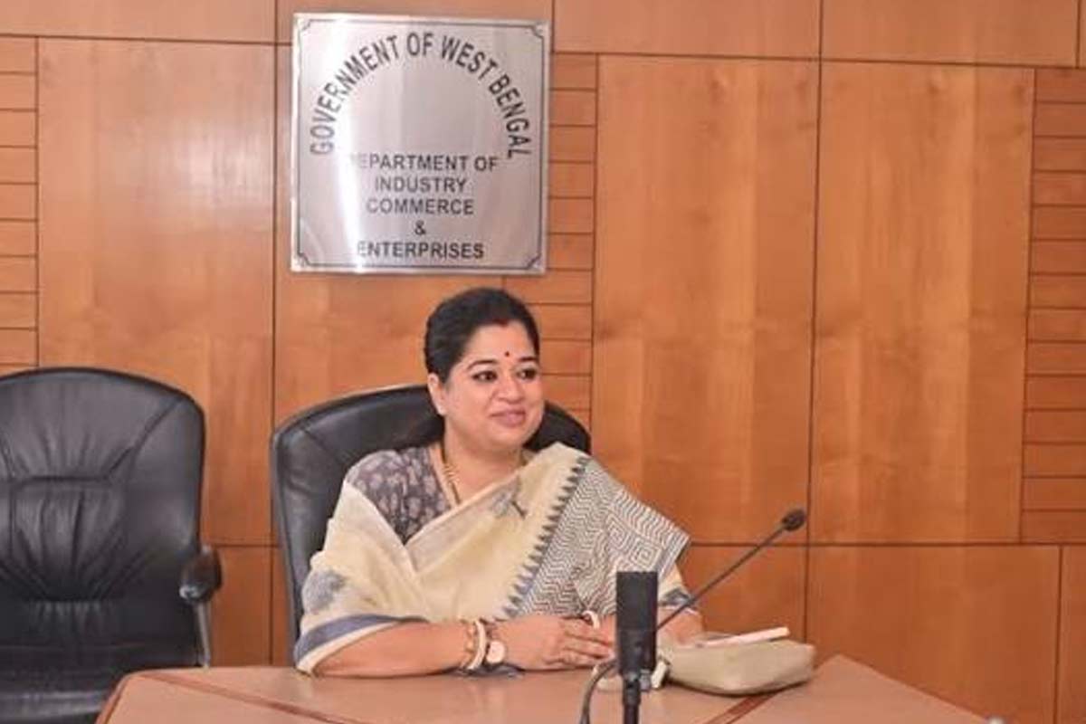 ‘কারখানাটা বাঁচান, বাচ্চাদের পড়াশোনা বন্ধ হয়ে যাবে’, শিল্প প্রতিমন্ত্রীকে পেয়ে কাতর আর্জি শ্রমিকদের