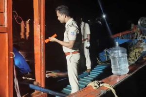 বকখালিতে ডুবন্ত ট্রলারে রাতভর তল্লাশি, উদ্ধার আরও ৪ মৎস্যজীবীর দেহ, এখনও নিখোঁজ ৬