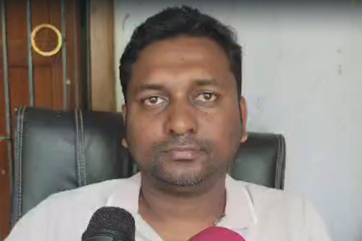 আত্মীয়দের বাবা-মা সাজিয়ে বাংলাদেশি অনুপ্রবেশকারীদের আধার কার্ড! তৃণমূল নেতাকে খুঁজছে পুলিশ