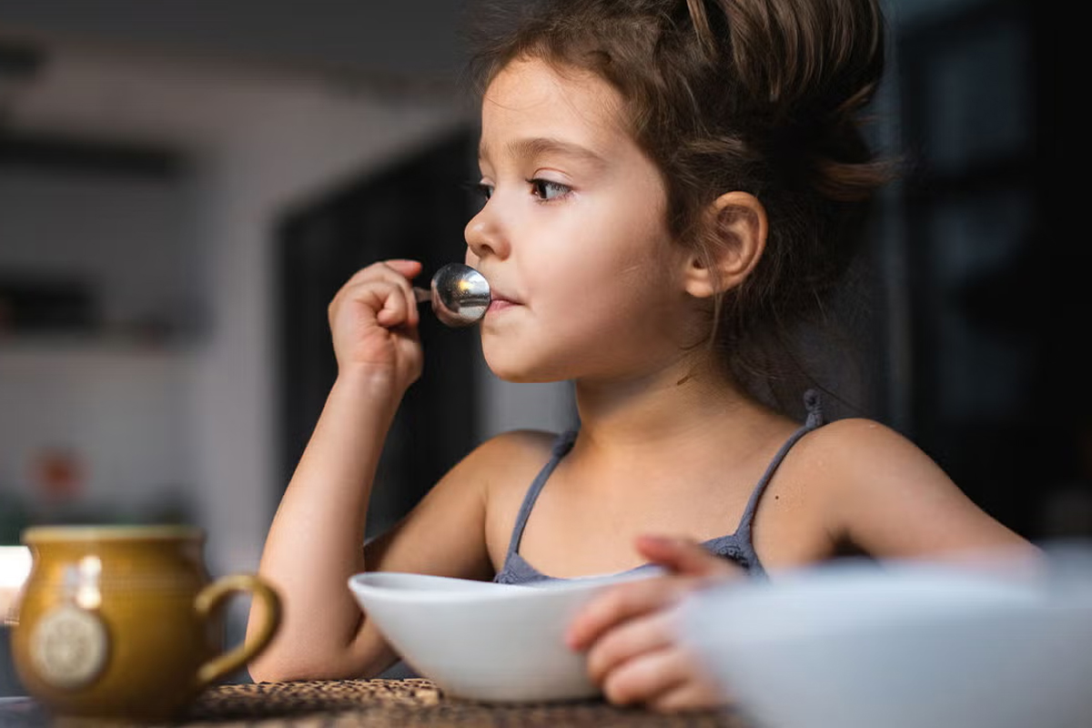 what to eat for breakfast according to your age complete guide