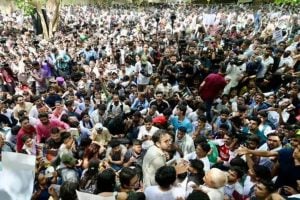 ‘স্রেফ ট্রেলার দেখেছেন’, টানা দ্বিতীয় দিন সংসদ অভিযানে ‘ককরোচ’, ফের উত্তপ্ত হবে রাজধানী?