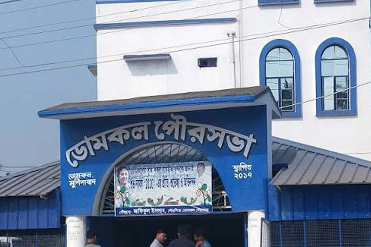 তোলা হয়েছে টাকা, জানেন না উপভোক্তারাই, তৃণমূল আমলের আবাসের দুর্নীতি ফাঁস ডোমকলে!