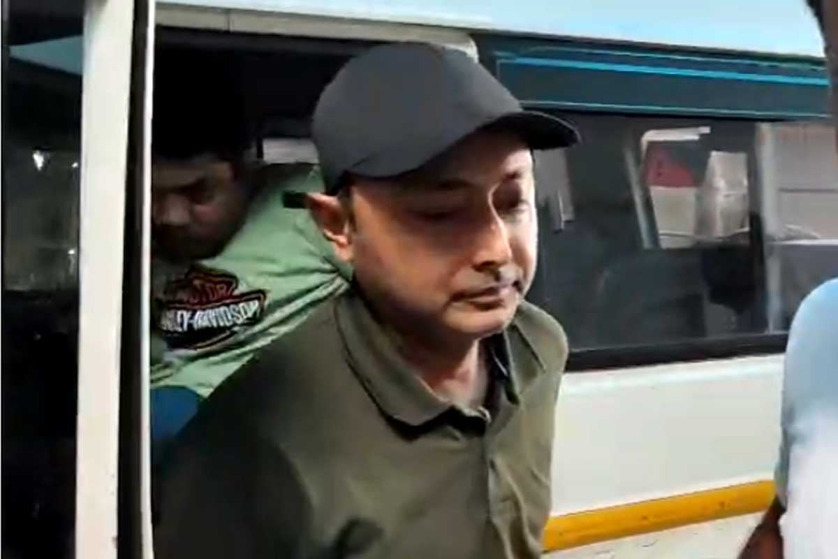 আরও আইনি প্যাঁচে অভিষেক ঘনিষ্ঠ দেবরাজ! বিপুল সম্পত্তি কীভাবে? খোঁজ নিচ্ছে ইডি