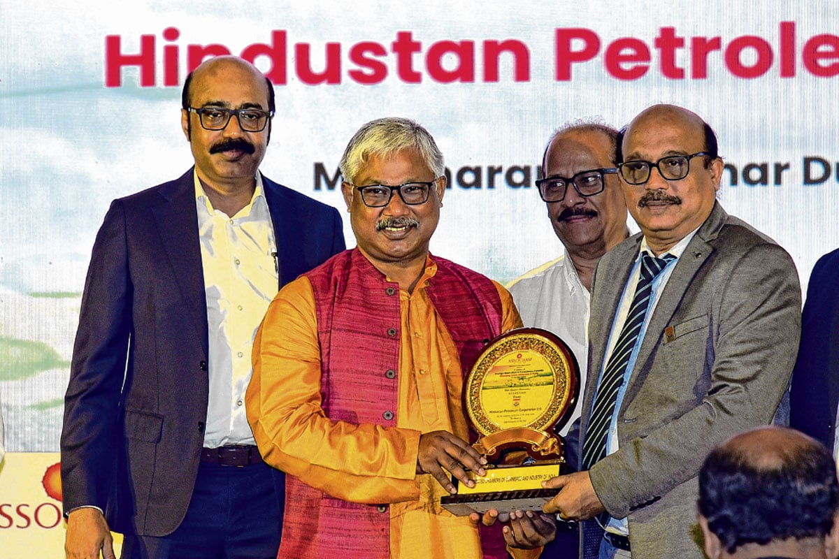 রাজ্যে ৮১ হাজার স্কুলে সৌরশক্তি, আর্থিক সহায়তা চেয়ে শিল্প সংস্থাগুলির কাছে আর্জি মন্ত্রীর