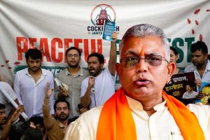 ‘বিদেশিদের কাঠের পুতুল, পরিণতি হবে…’, যন্তর মন্তরে ‘ককরোচ’ বিক্ষোভে ভবিষ্যদ্বাণী দিলীপের