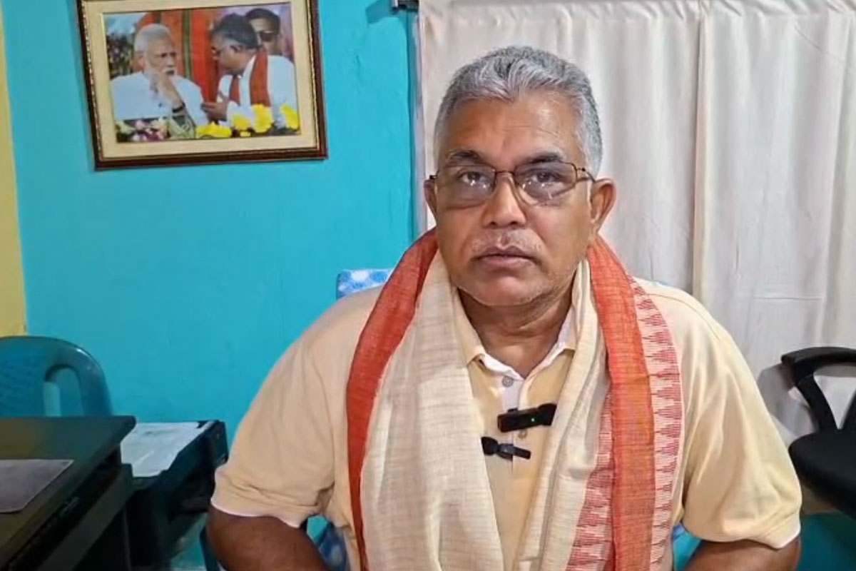 ‘ডিমের জায়গায় ইট মারা হবে…’, ‘পলাতক’ পঞ্চায়েত প্রধানদের হুঁশিয়ারি দিলীপের