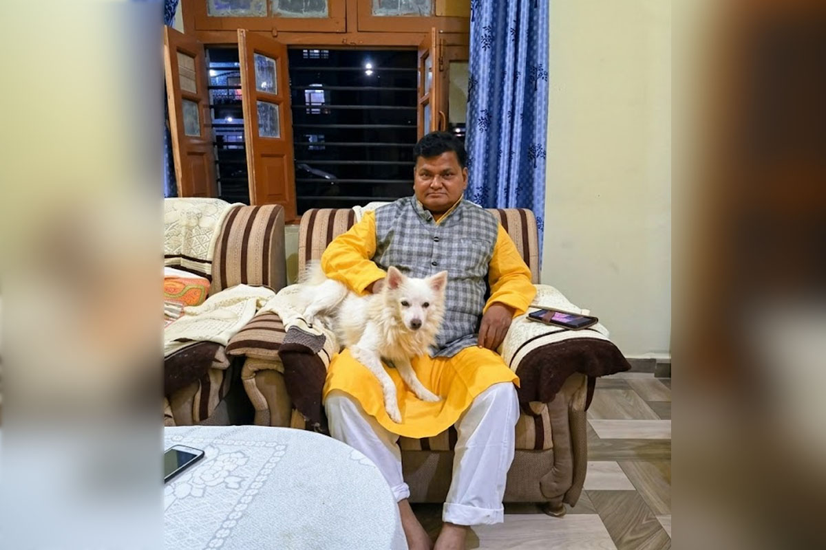 ‘ইয়ে দোস্তি হাম নেহি তোড়েঙ্গে’, মনিবের মৃত্যুশোকে মুহূর্তে প্রাণ হারাল ১৫ বছরের সঙ্গী পোষ্য
