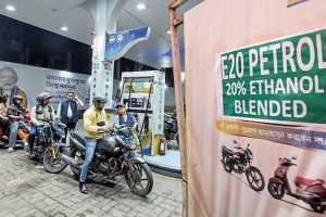 ই-২০ মোটেই গাড়ির জন্য ক্ষতিকারক নয়, সংসদে ‘প্রমাণ পেশ’ করল মোদি সরকার