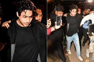 পাপারাজ্জিদের ভিড়ে নাজেহাল শাহরুখ পুত্র আরিয়ান, মাটিতে লুটিয়ে ভক্ত! ‘ধিক্কার’ ভক্তদের
