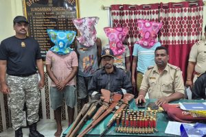 সুন্দরবনে মাছ ধরার নৌকায় অস্ত্র পাচার! বিপুল পরিমাণ অস্ত্রসস্ত্র-সহ গ্রেপ্তার ৪