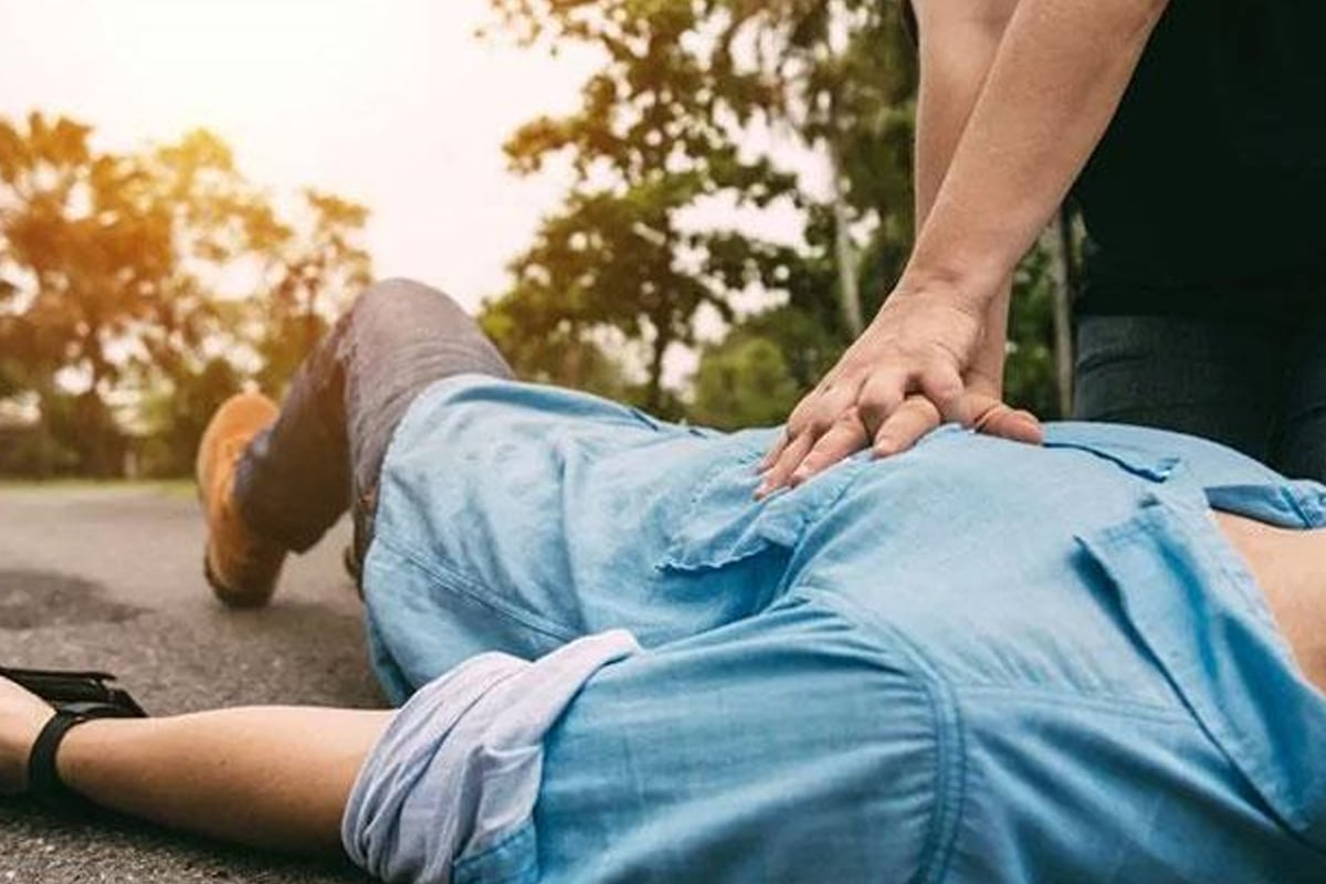 Emergency treatment steps to take during a heart attack