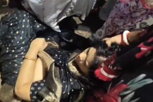 মুখ্যমন্ত্রীর বার্তায় থোড়াই কেয়ার! ডিম-হামলার ‘শিকার’ হুগলিতে পঞ্চায়েতের মহিলা প্রধান