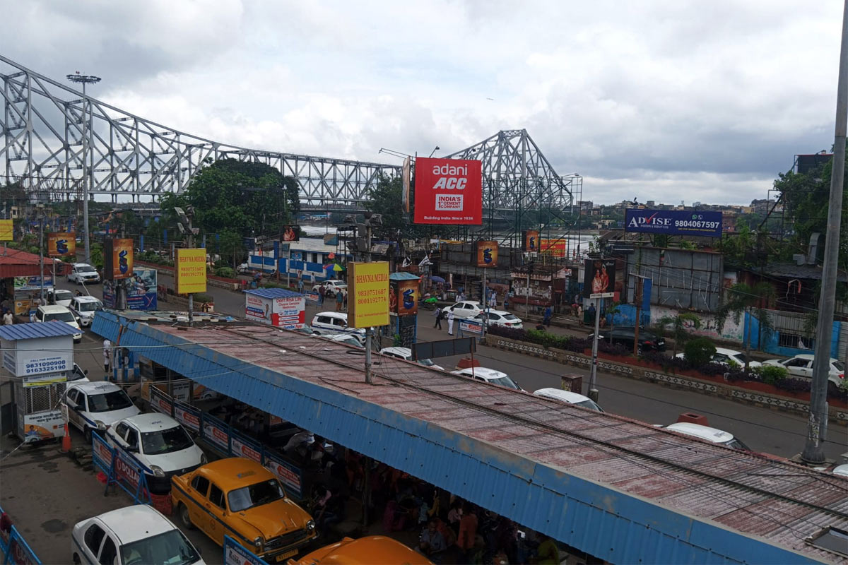 TMC banners, crowd not seen at Howrah Sealdah station on 21 July Shahid Diwas