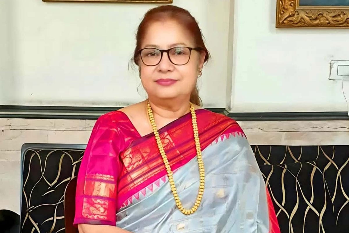 ‘ডিমথেরাপির’ ভয়ে বাড়িতেই? তৃণমূল বিধায়কের নামে ‘নিখোঁজ’ পোস্টার! চাঞ্চল্য দক্ষিণ হাওড়ায়