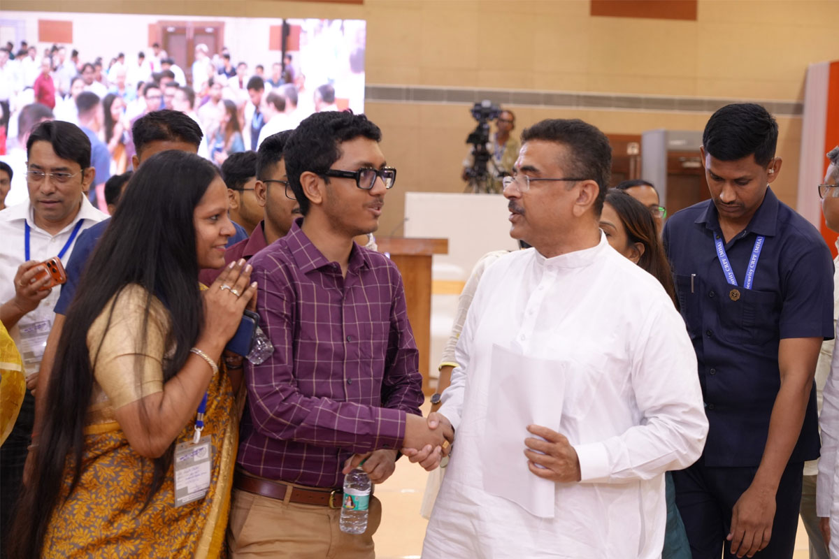 CM suvendu adhikari felicitates 100 successful NEET candidates in nabanna