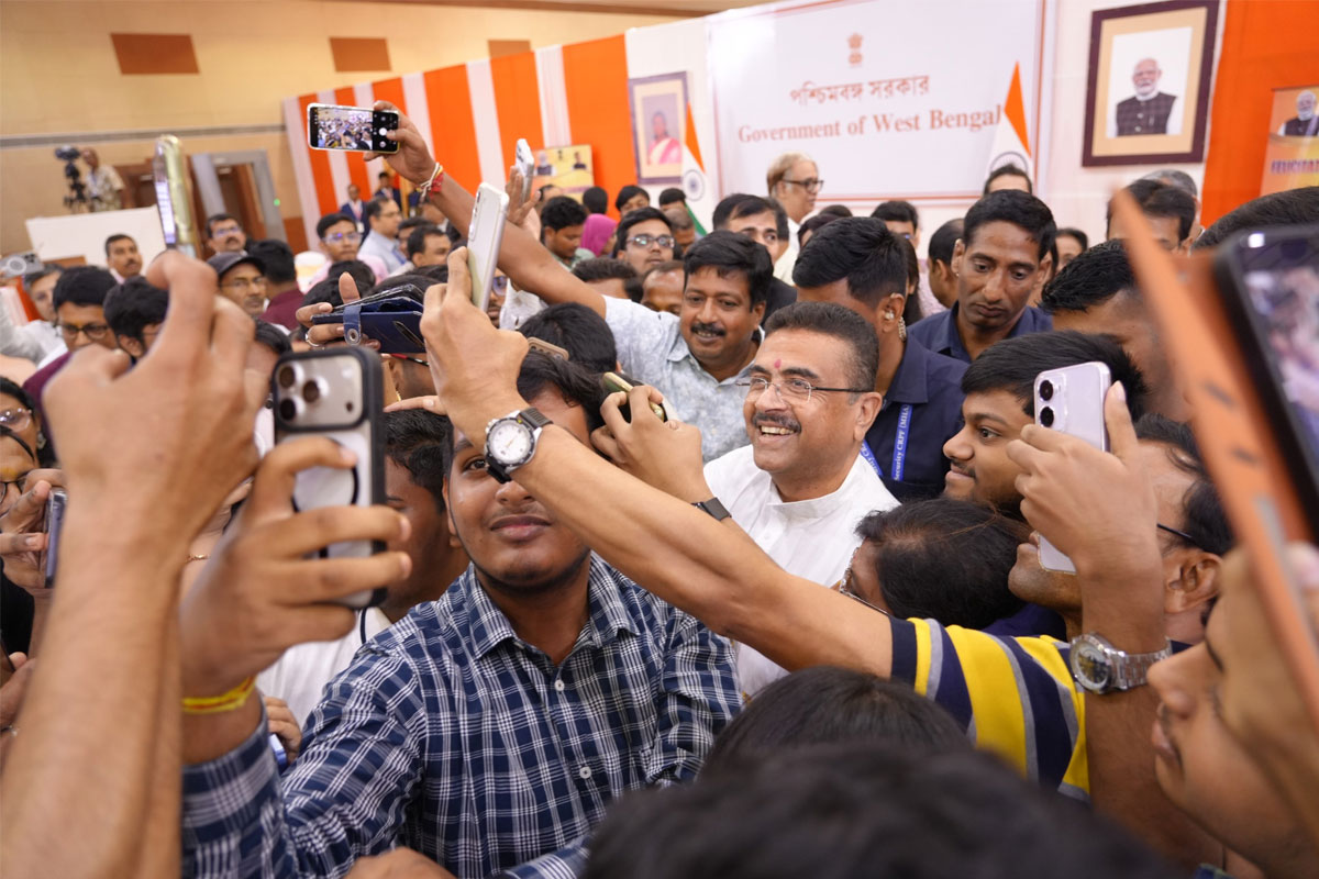 CM suvendu adhikari felicitates 100 successful NEET candidates in nabanna