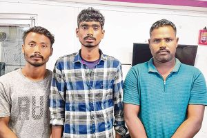 মন্দিরে চুরির পরে বোধোদয়, দেবালয়ের সামগ্রী ফিরিয়ে আত্মসমর্পণ ৩ চোরের!