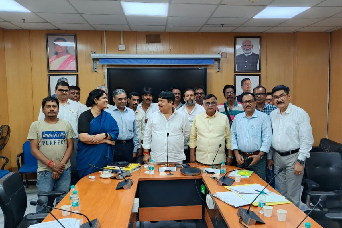 এবার খুলছে বালির মহাদেব জুট মিল, মন্ত্রীর সঙ্গে বৈঠকের পরই সিদ্ধান্ত